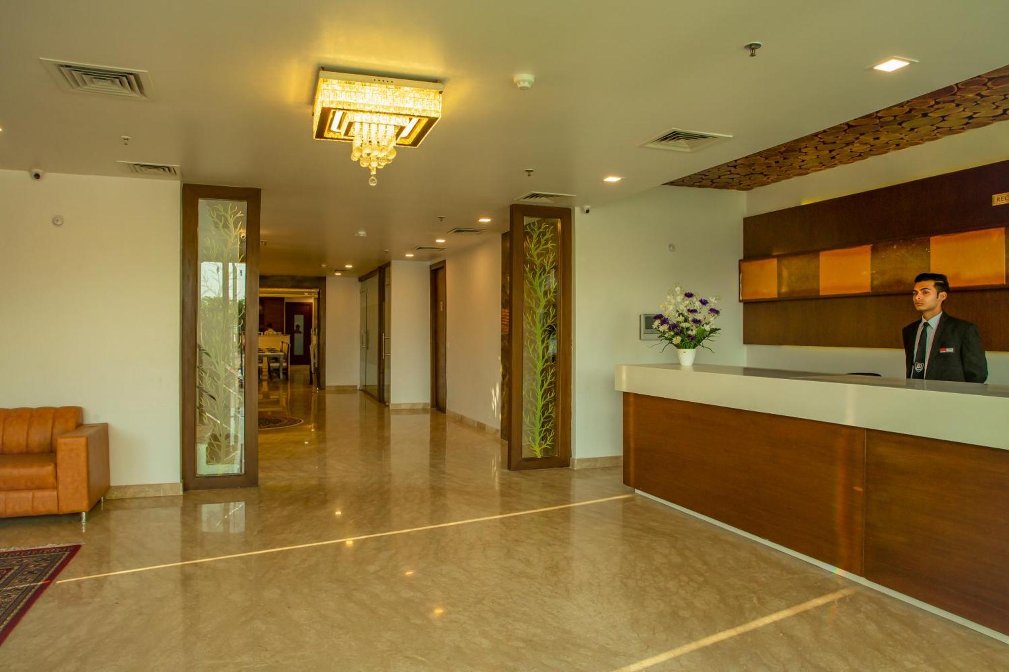 Spree Hotel Agra - Walking Distance To Tajmahal ภายนอก รูปภาพ