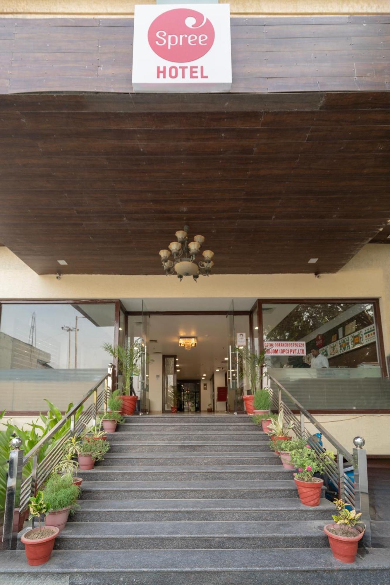 Spree Hotel Agra - Walking Distance To Tajmahal ภายนอก รูปภาพ