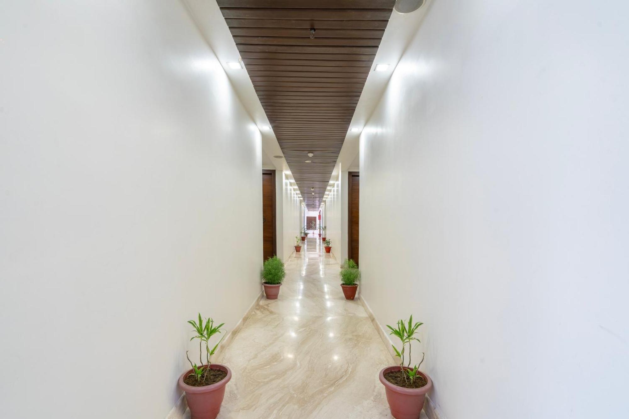 Spree Hotel Agra - Walking Distance To Tajmahal ภายนอก รูปภาพ