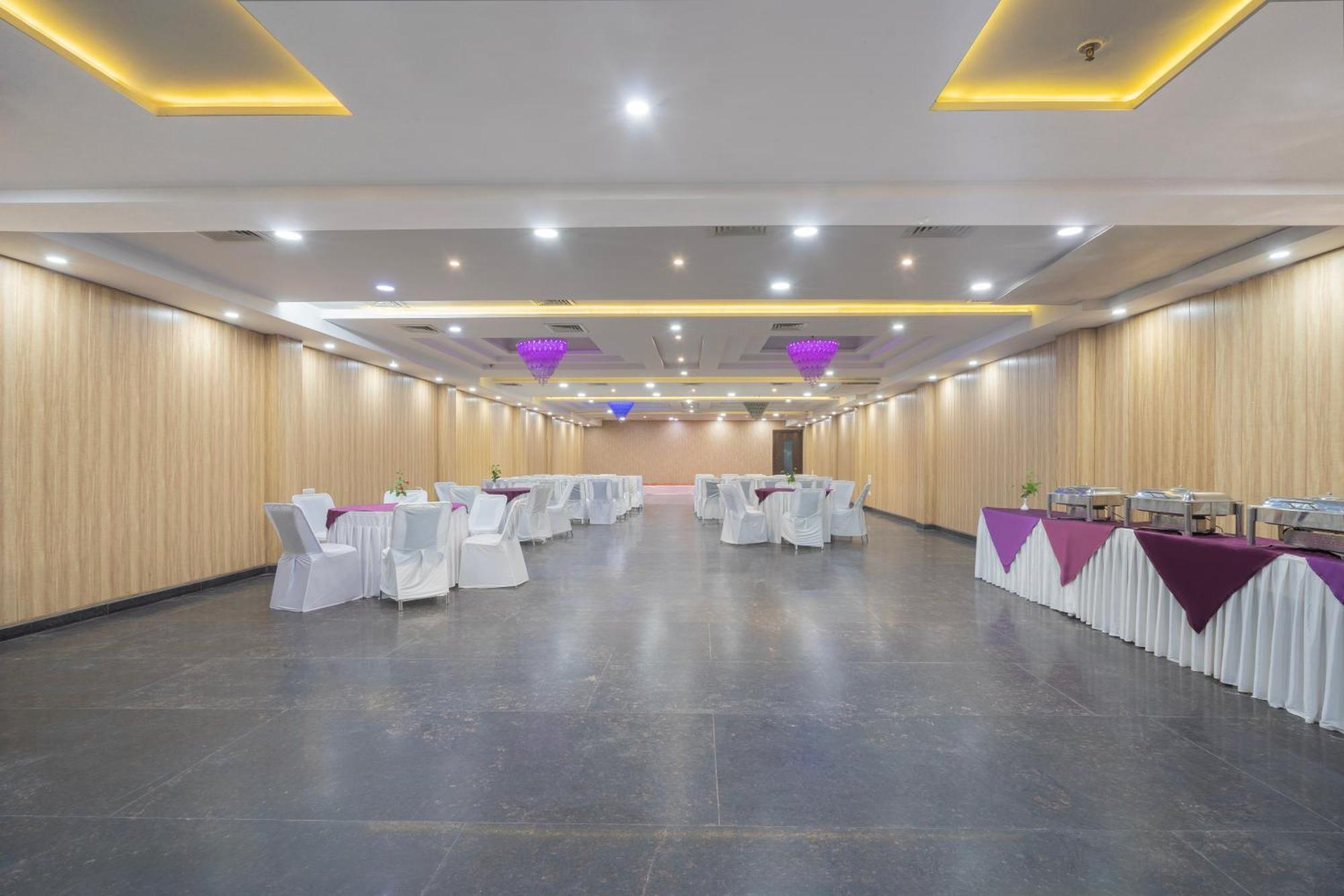 Spree Hotel Agra - Walking Distance To Tajmahal ภายนอก รูปภาพ