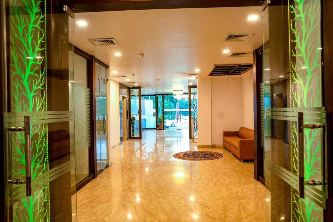 Spree Hotel Agra - Walking Distance To Tajmahal ภายนอก รูปภาพ