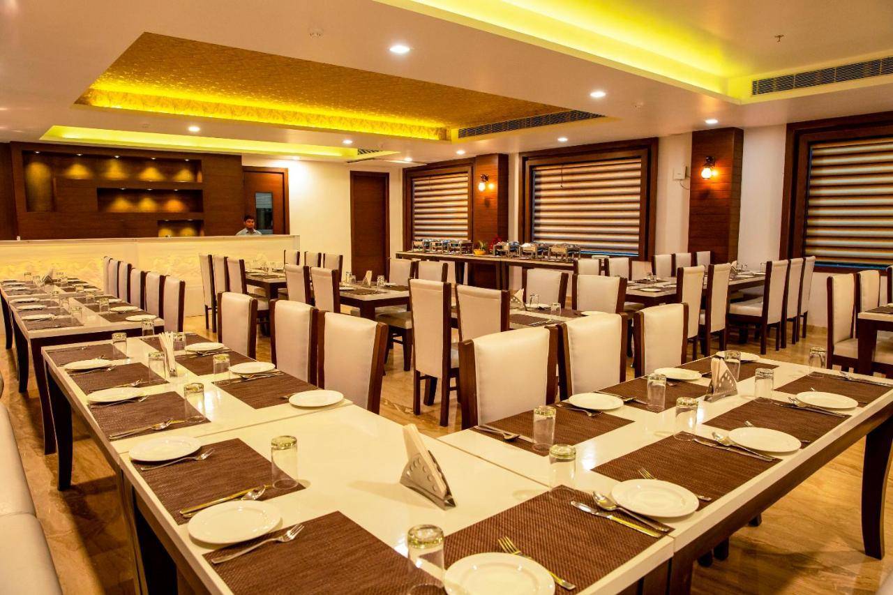 Spree Hotel Agra - Walking Distance To Tajmahal ภายนอก รูปภาพ